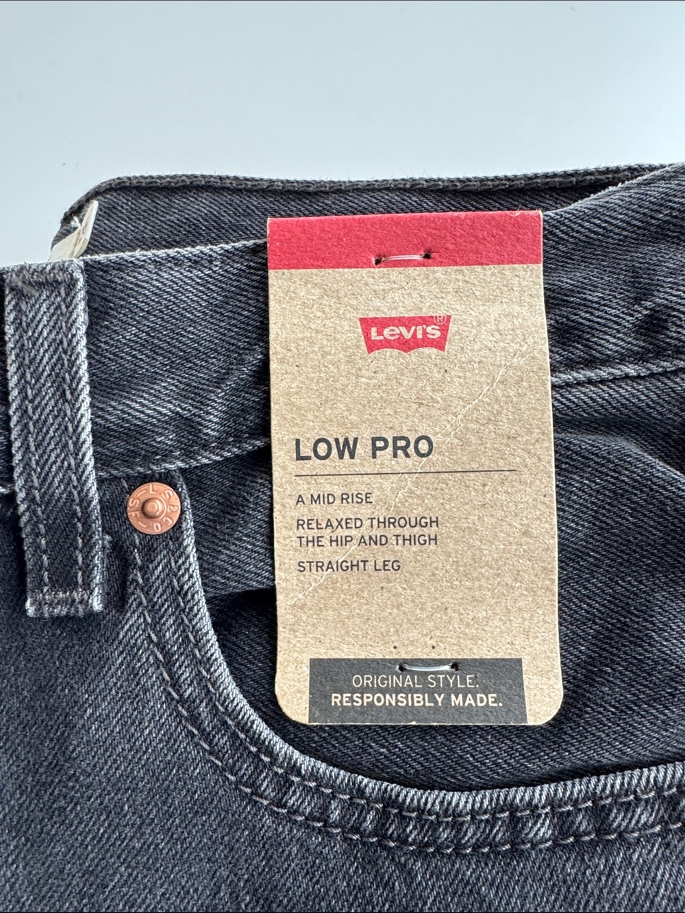 Levi's Women’s Low Pro straight Jeans - size 26 - Black NWT 100% cotton